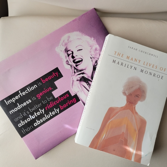 Marilyn Monroe ~ Book ~ Canvas Art ~ FINAL PRICE!! - Picture 2 of 16